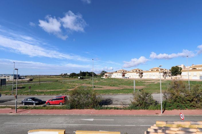 Image No.30-3 Bed House for sale