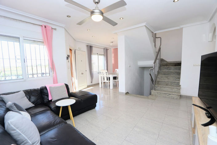 Image No.6-3 Bed House for sale