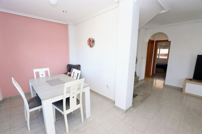 Image No.8-3 Bed House for sale