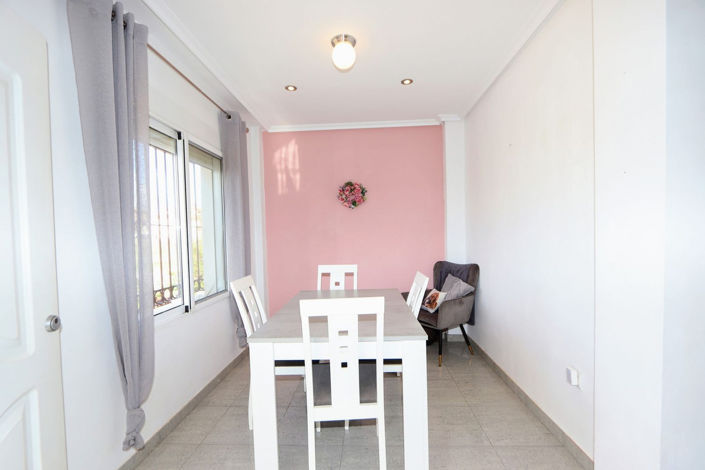 Image No.9-3 Bed House for sale