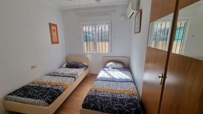 Image No.10-3 Bed House for sale