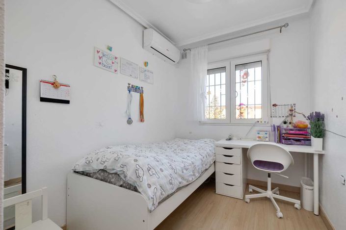 Image No.10-3 Bed Townhouse for sale