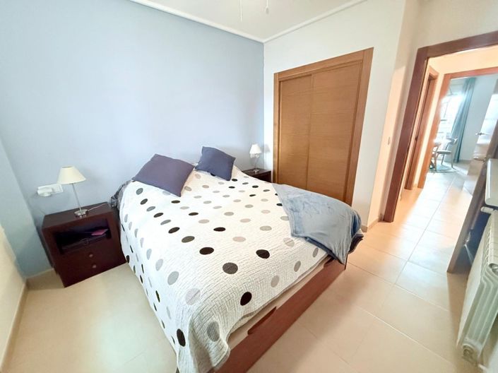 Image No.5-2 Bed House for sale