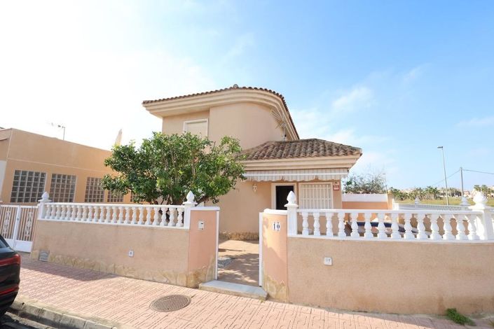 Image No.2-3 Bed Villa for sale