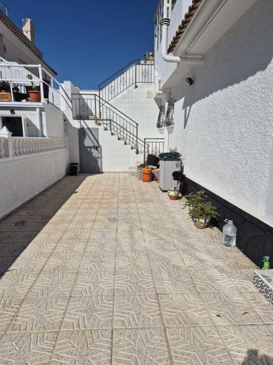 Image No.15-3 Bed House for sale
