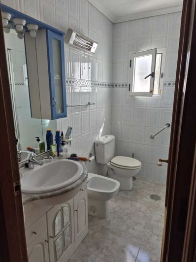 Image No.17-3 Bed House for sale