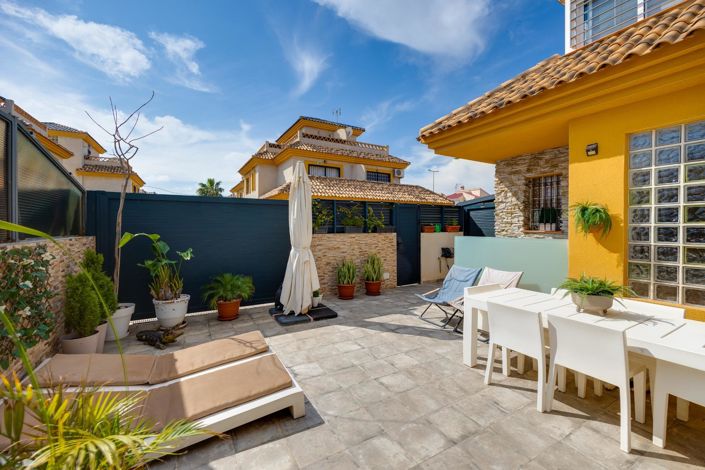 Image No.14-3 Bed Villa for sale