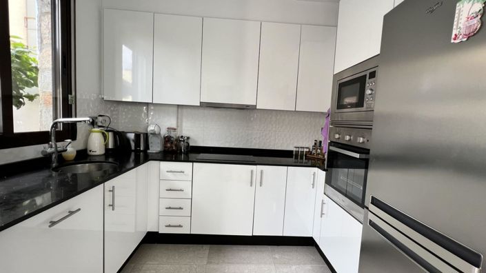 Image No.12-3 Bed Townhouse for sale