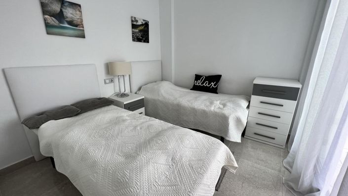 Image No.19-3 Bed Townhouse for sale