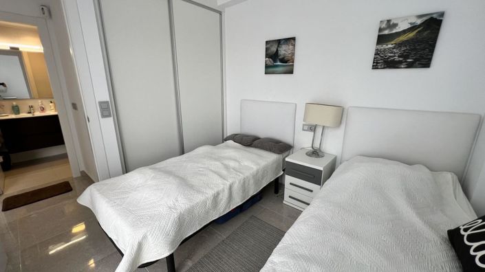 Image No.20-3 Bed Townhouse for sale