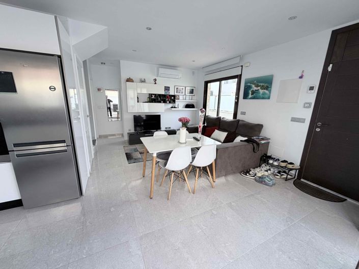 Image No.8-3 Bed Townhouse for sale