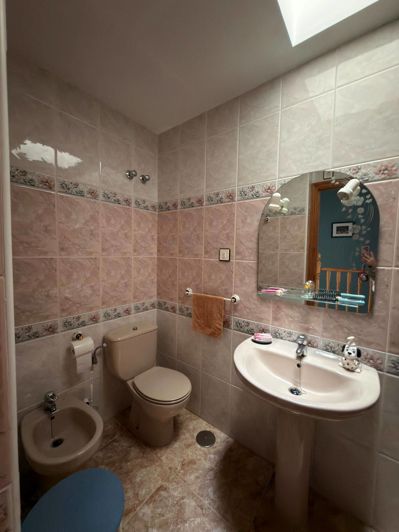 Image No.10-2 Bed House for sale