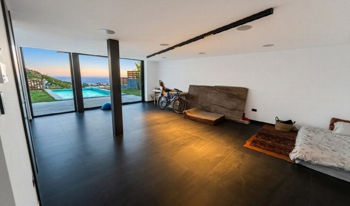 Image No.12-5 Bed Villa for sale