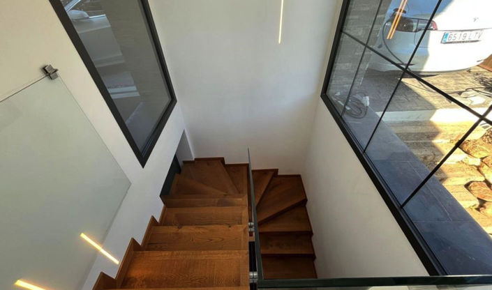 Image No.19-5 Bed House for sale