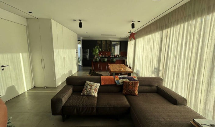 Image No.24-5 Bed House for sale