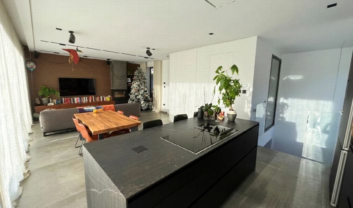 Image No.26-5 Bed Villa for sale