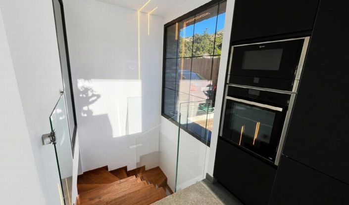 Image No.28-5 Bed Villa for sale
