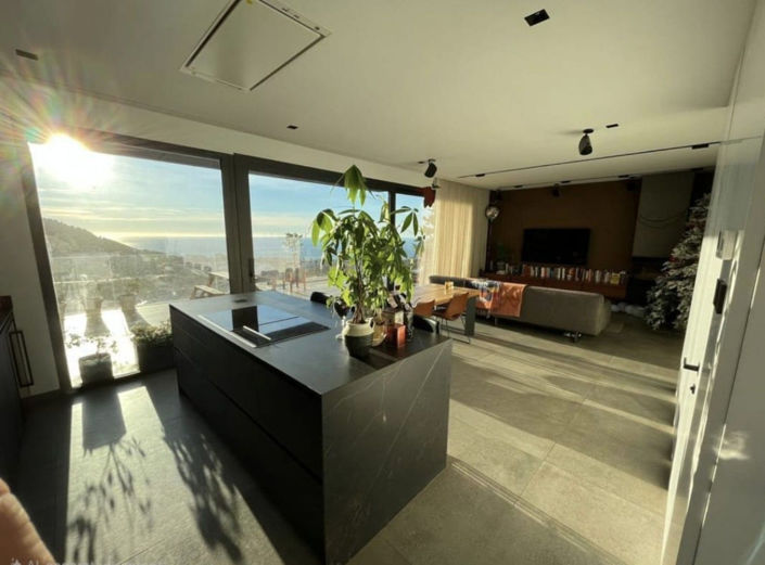 Image No.4-5 Bed House for sale