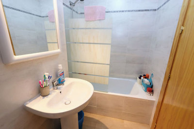 13-5fd73dea700db77384c091ca9818b1a9