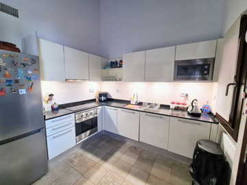 11-20939a0134ad724a8cb2a801094d15a4