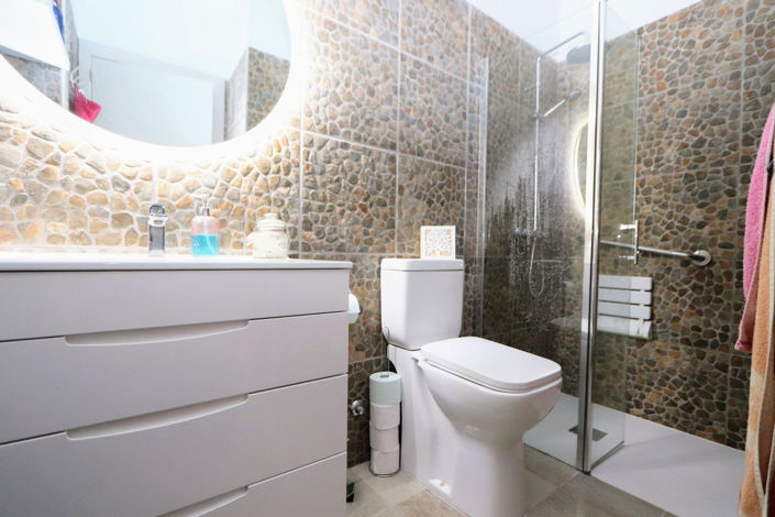 Image No.15-2 Bed House for sale