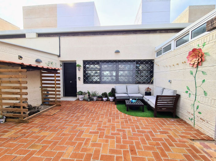 Image No.19-2 Bed House for sale