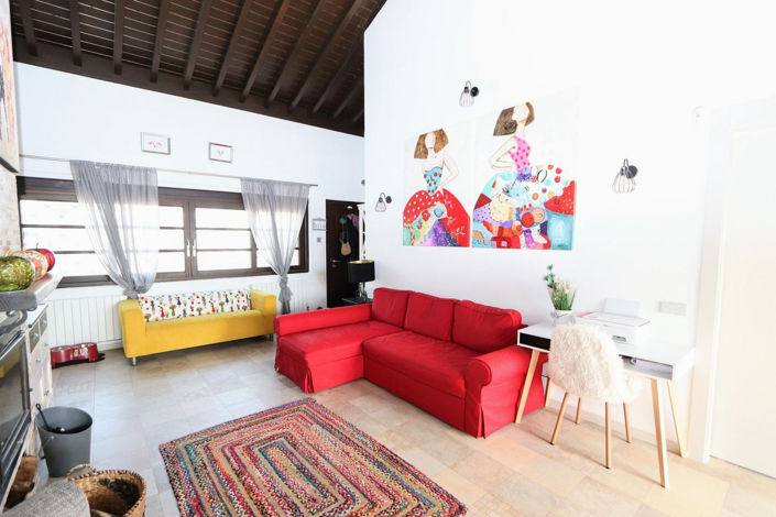 Image No.8-2 Bed House for sale