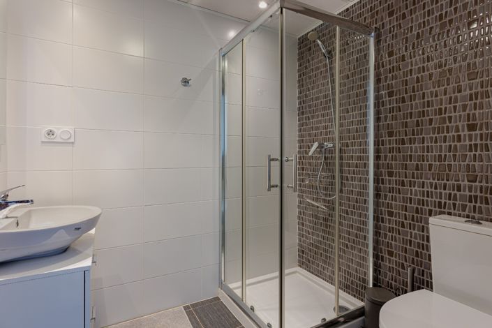 Image No.18-2 Bed Apartment for sale