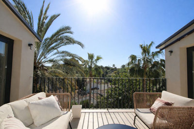 10-bb915d1cb19341576dcdc994b81ab9c5