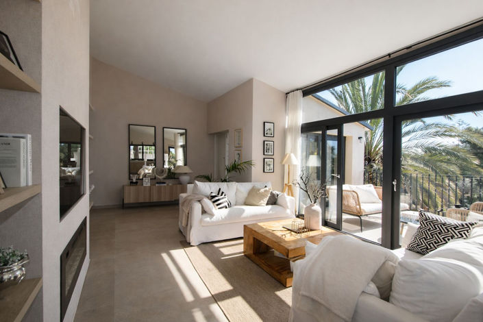 Image No.2-4 Bed Villa for sale