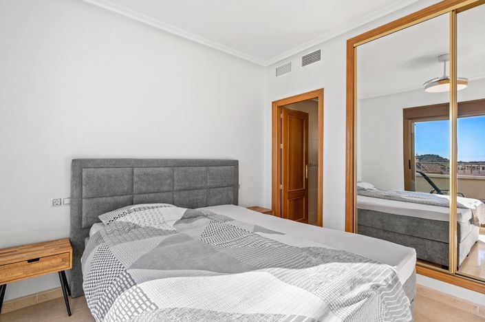 Image No.15-3 Bed Townhouse for sale