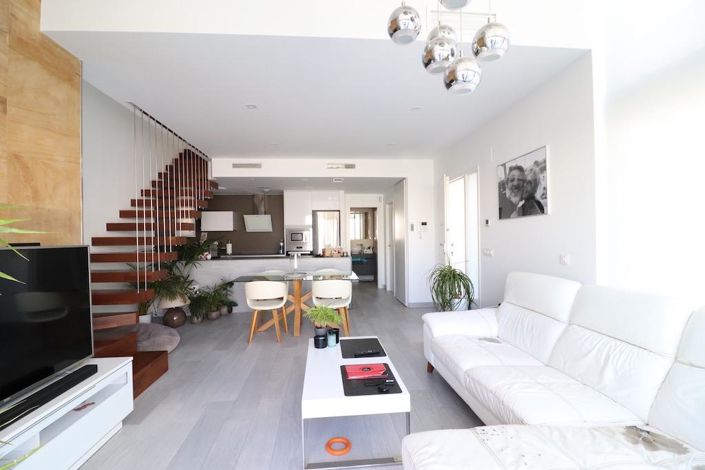 Image No.10-3 Bed Villa for sale