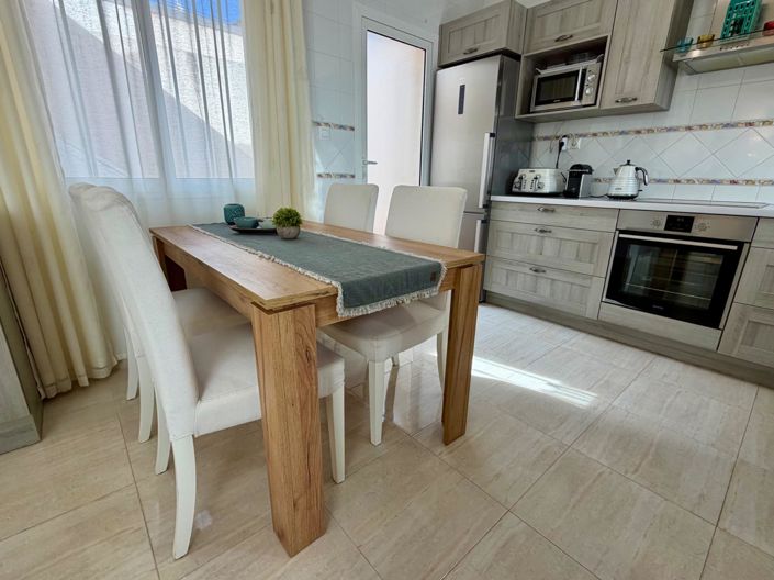 Image No.6-2 Bed House for sale