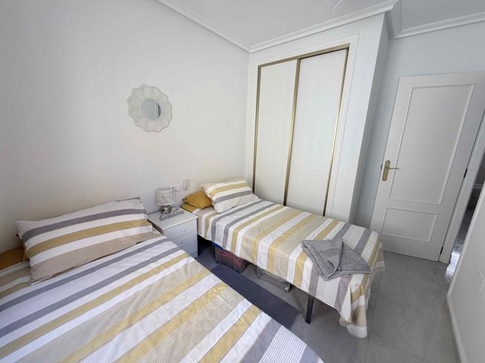 Image No.21-3 Bed Townhouse for sale