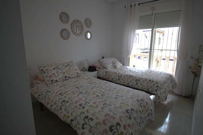 Image No.26-3 Bed Townhouse for sale