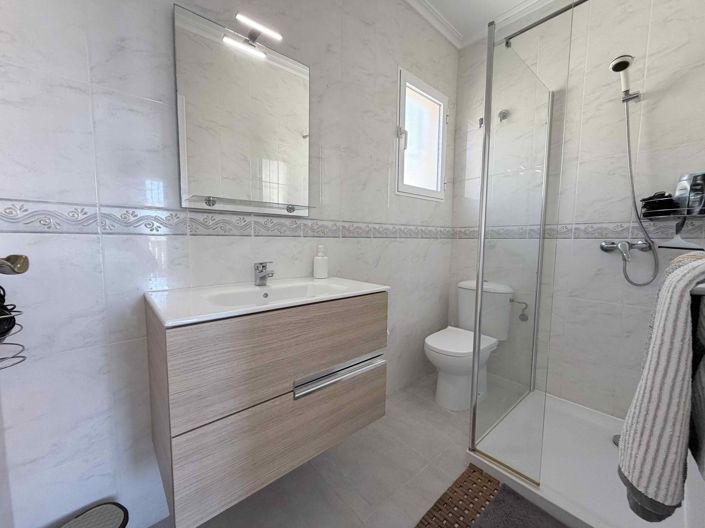 Image No.27-3 Bed Townhouse for sale