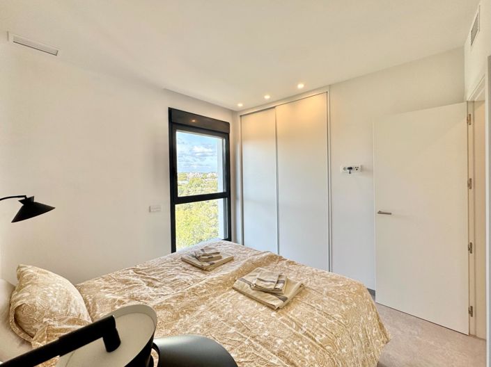 Image No.12-2 Bed Apartment for sale