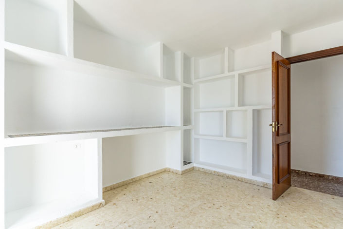 Image No.7-4 Bed Apartment for sale