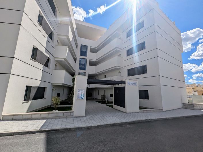 Image No.5-2 Bed Apartment for sale