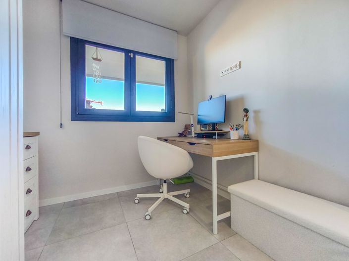 Image No.20-2 Bed Apartment for sale