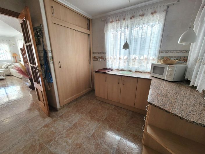 Image No.10-4 Bed Townhouse for sale