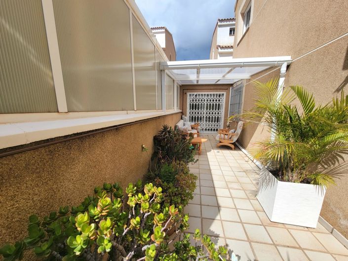 Image No.12-4 Bed Townhouse for sale