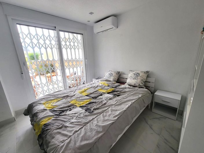 Image No.13-4 Bed Townhouse for sale