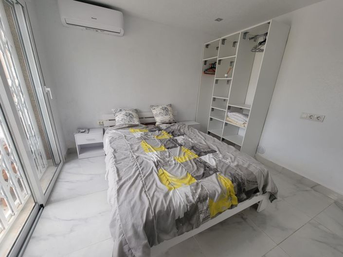 Image No.16-4 Bed Townhouse for sale