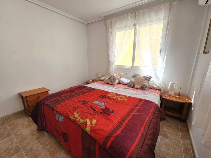 Image No.28-4 Bed Townhouse for sale