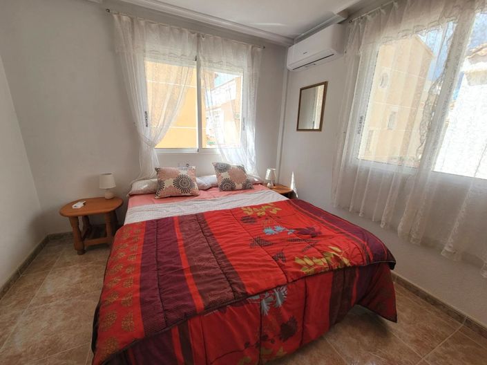 Image No.29-4 Bed Townhouse for sale