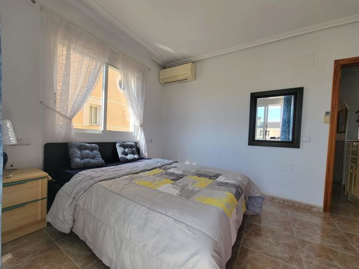 Image No.31-4 Bed Townhouse for sale