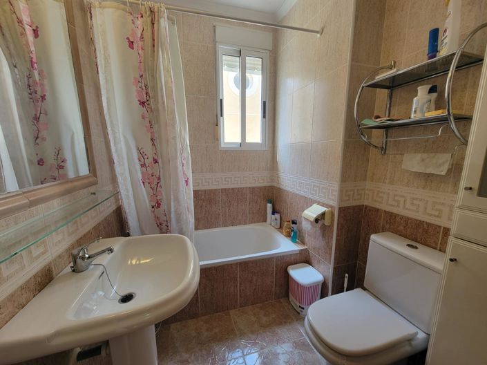 Image No.36-4 Bed Townhouse for sale