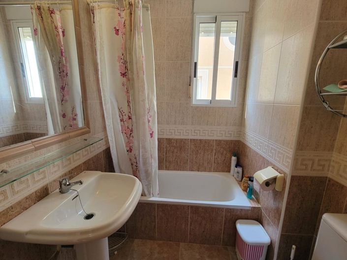 Image No.37-4 Bed Townhouse for sale