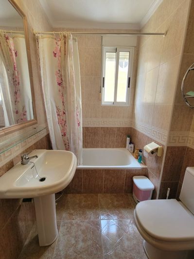 Image No.38-4 Bed Townhouse for sale